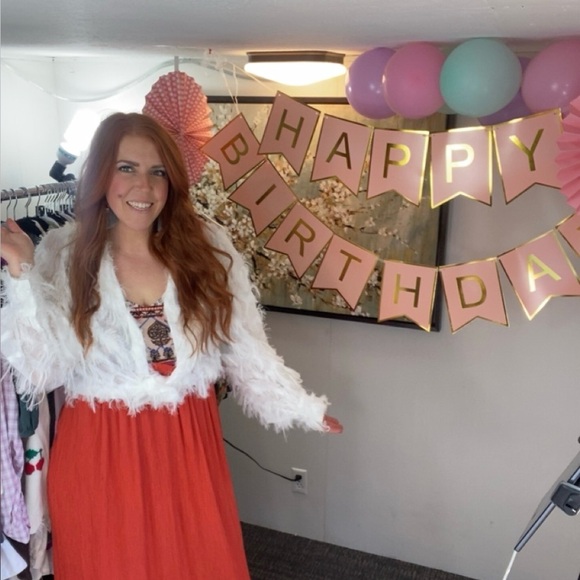 🌻💕 HURRICANE RESALE LIVE SHOW NOTIFICATION!🌻 💕 COME JOIN THE FUN - Picture 8 of 9